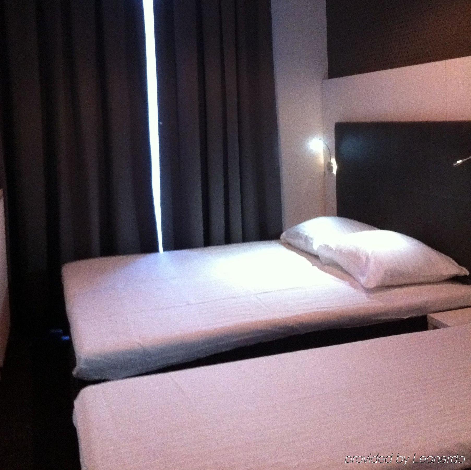 Hotel Vossius Vondelpark Amsterdam Room photo