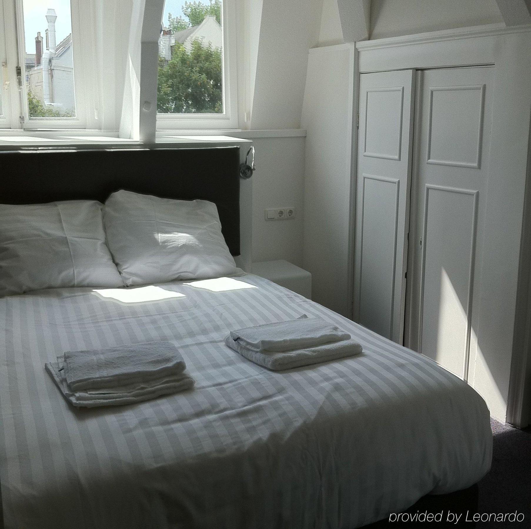 Hotel Vossius Vondelpark Amsterdam Room photo
